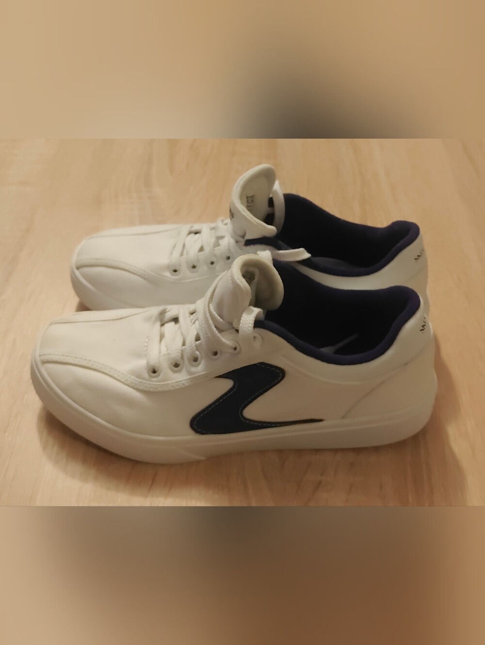 Skechers Court Classics Eden LX Vintage Love White Navy Women’s 8.5 Sneakers